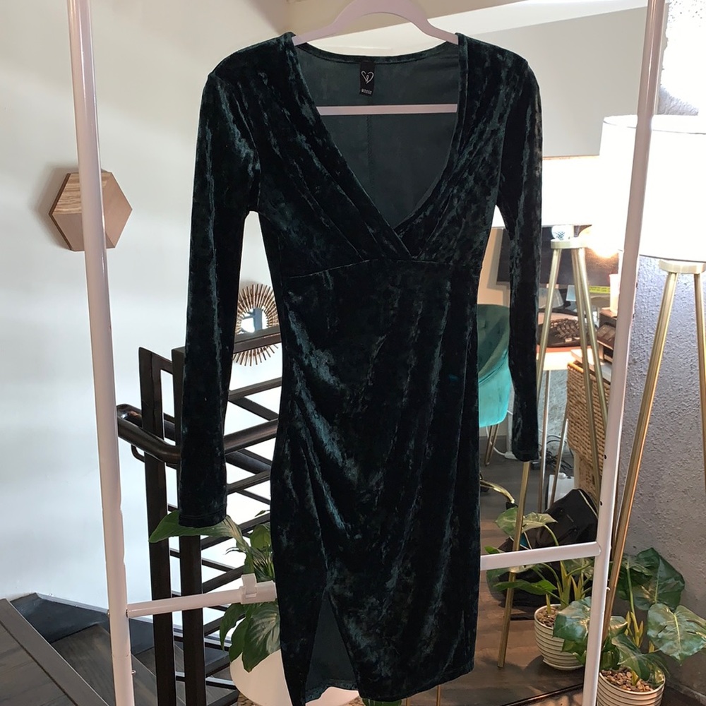 Windsor velvet long sleeve dress